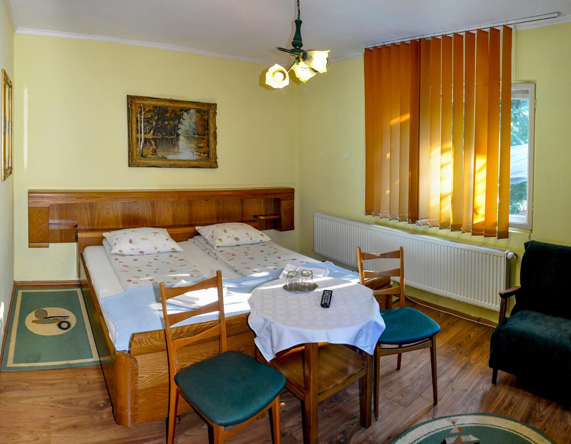 Pensiunea Sub Cetate Deva Esterno foto